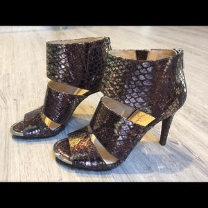 Jessica Simpson ELSBETH Peep-toe Pumps